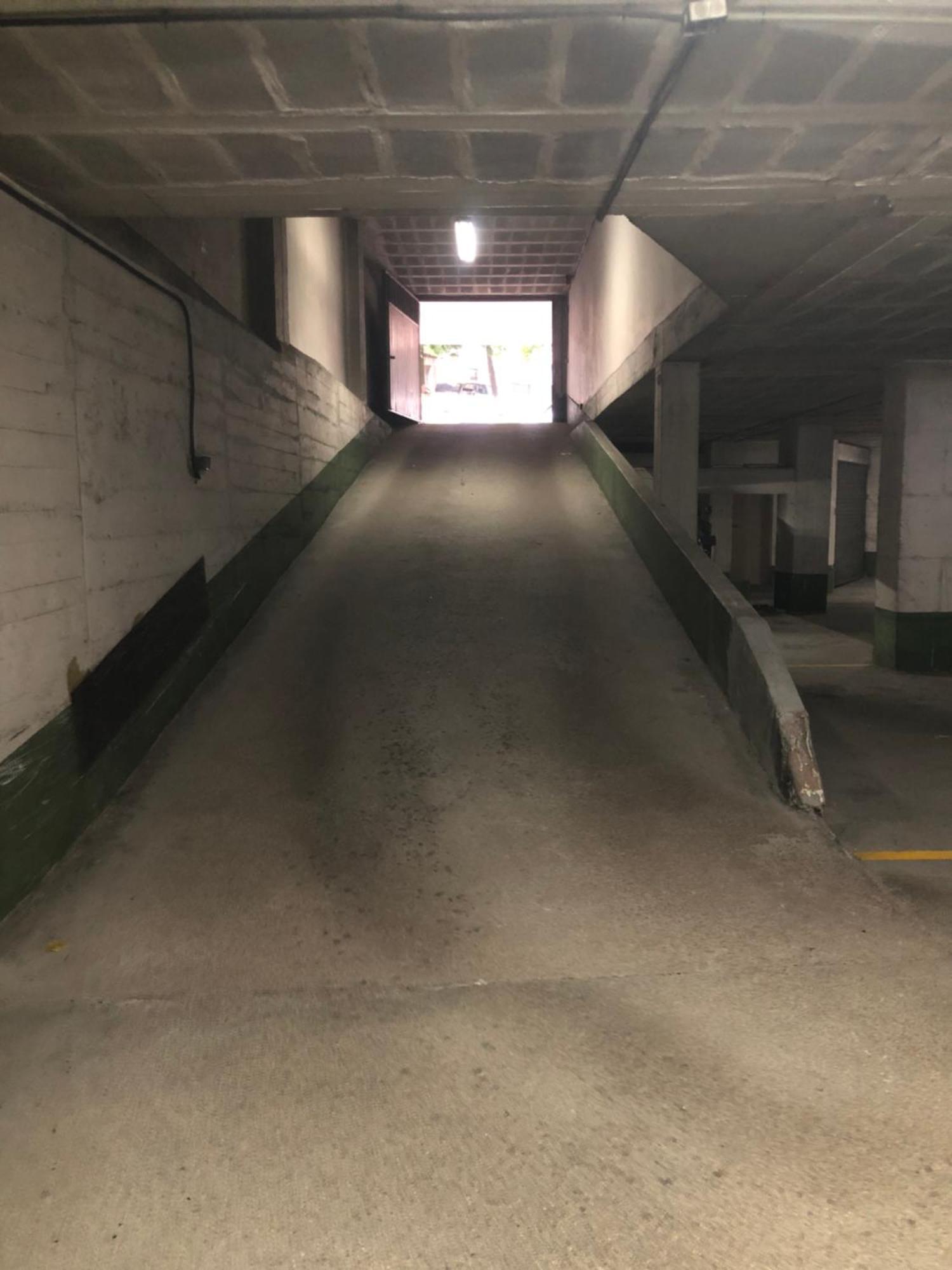Piso Amplio En Con Parking Vigo